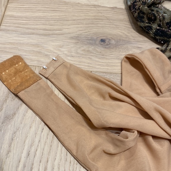 NEVER WORN scripted mettallic body suit size M - Picture 8 of 9